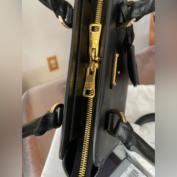 Authentic PRADA Borsa Saffiano 1BA380 - Picture 11 of 16